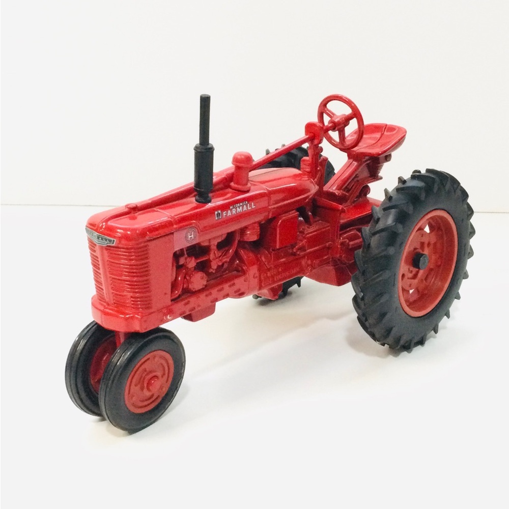 Vintage Ertl McCormick Farmall Tractor Red DieCast Metal Farm Vehicle